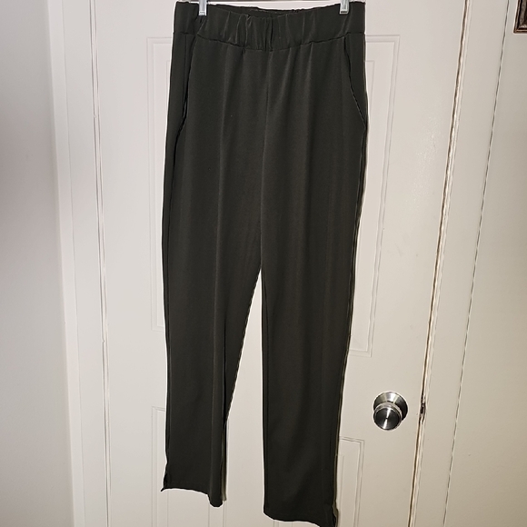 Joie Olive Green Modern Joggers, Slacks. Size Meduin.‎ Pockets. - Picture 1 of 8